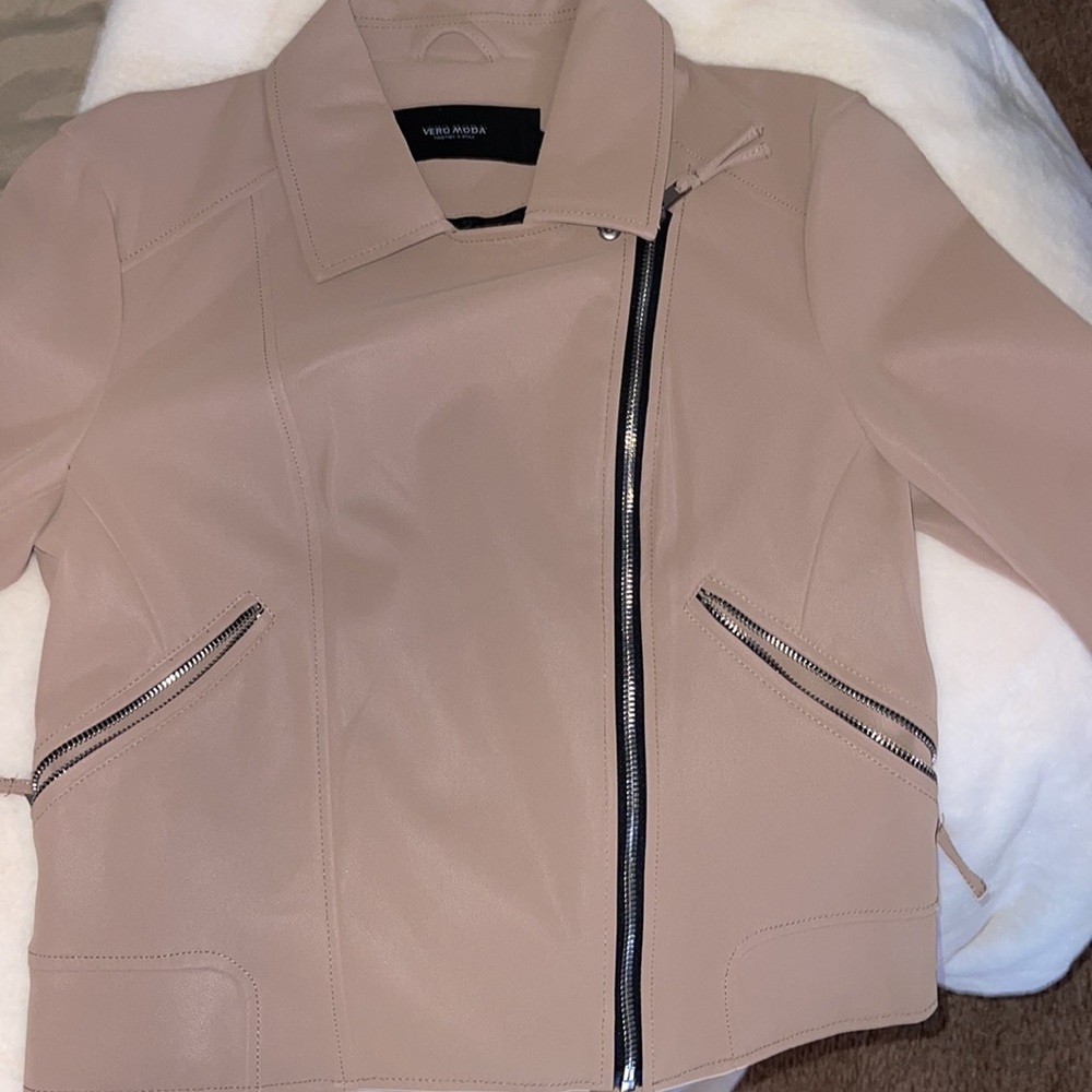New never worn Vera moda jacket!